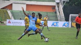 কাদামাঠে আবাহনীকে জেতালেন সানডে-মামুনুল