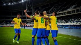 ১০ জনের দল নিয়েও সেমিফাইনালে ব্রাজিল