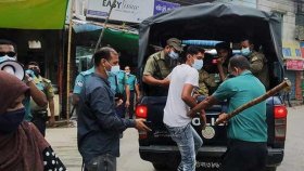 লকডাউন অমান্য করায় ঢাকায় গ্রেফতার ৪২৫