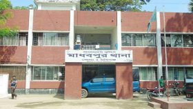 কনস্টেবলকে টাকা ধার দিয়ে না পেয়ে থানায় নারীর বিষপান