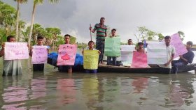 লাশ দাফনের জায়গা নেই দরগাতলায়