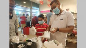 স্কুল খুলছে, নতুন জুতা লাগবেই 