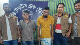 গাজীপুরে মাদক বিক্রির সময় রোহিঙ্গাসহ গ্রেফতার ২