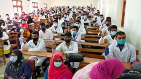 ক্লাসে মেডিক্যাল কলেজের শিক্ষার্থীরা, উপস্থিতি প্রায় শতভাগ