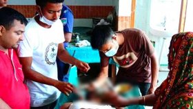 বাবাকে বাঁশ দিয়ে পেটালো সন্তান