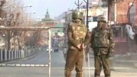 কাশ্মিরে জঙ্গি ভেবে মন্দিরে পুলিশ সদস্যকে গুলি করে হত্যা