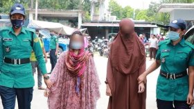 ফাঁদে ফেলে ব্ল্যাকমেইল করতেন দুই শিক্ষিকা: পুলিশ