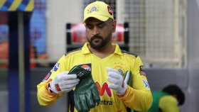 ২০২৬ আইপিএলেও খেলবেন ধোনি