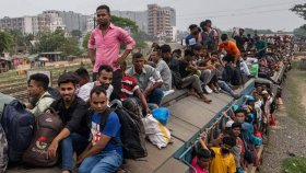 আজ ঢাকা ছাড়ছেন শ্রমজীবী মানুষেরা