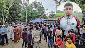 ফায়ার সার্ভিসকর্মী রনির জানাজায় মানুষের ঢল