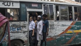 বাসে শিক্ষার্থীদের হাফ ভাড়া সপ্তাহের ৭ দিনই