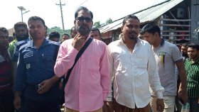 এক টন সরকারি চালসহ ধরা খাওয়ার পর বললেন, ‘কিনে নিয়েছি’