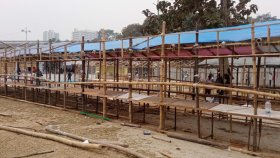 বইমেলায় শেষ মুহূর্তে চলছে স্টল সাজানোর কাজ