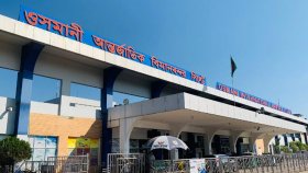 উড্ডয়নের আগে ফাটলো বিমানের চাকা