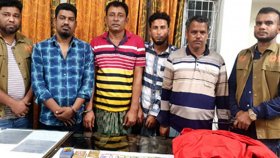 জুয়ার আসর থেকে দলিল লেখক সমিতির সভাপতিসহ ৪ জন আটক
