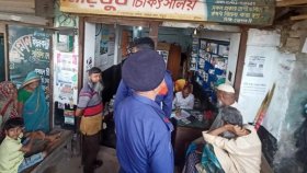 নামের আগে ‘ডাক্তার’ বসিয়ে চিকিৎসা দিচ্ছিলেন ফার্মেসি মালিক