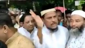 নিম্নমানের কাজ হয়েছে বলায় আ.লীগ কর্মীকে এমপির থাপ্পড়