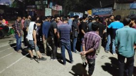 জাবিতে দেশীয় অস্ত্র হাতে ছাত্রলীগের মহড়া, ২ সাংবাদিককে ‘লাঞ্ছনা’