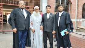 ঘর থেকে বের করে দেওয়ায় ছেলের বিরুদ্ধে মামলা করলেন মুয়াজ্জিন বাবা