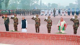 জাতীয় স্মৃতিসৌধে রাষ্ট্রপতি ও প্রধানমন্ত্রীর শ্রদ্ধা