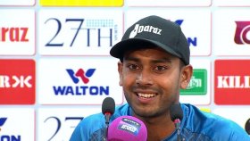 শান্ত দলে, মিরাজ কেন নেই?