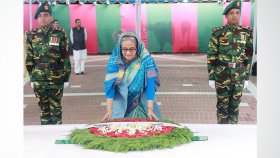 বঙ্গবন্ধুর সমাধিতে প্রধানমন্ত্রীর শ্রদ্ধা নিবেদন
