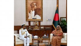 প্রধানমন্ত্রীর সঙ্গে নবনিযুক্ত নৌবাহিনী প্রধানের সাক্ষাৎ