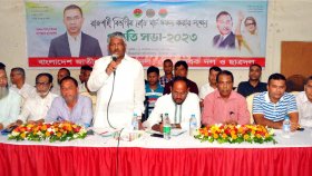 মার্কিন প্রেসিডেন্টের সঙ্গে সেলফি দেখিয়ে মানুষকে বোকা বানানো যাবে না: দুলু