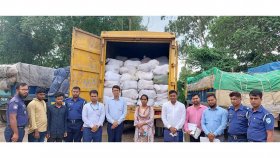টাঙ্গাইলে ১০ টন পলিথিন জব্দ