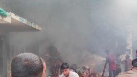 এসএ পরিবহনের কার্যালয়ের আগুন নিয়ন্ত্রণে সেনাবাহিনী