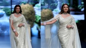 শাড়ি-সিঁদুরে কাজে ফিরলেন পরিণীতি