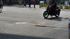 রাজধানীর অমসৃণ সড়কে ভোগান্তি