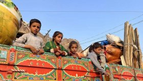 আফগান শরণার্থীদের গ্রেফতার করছে পাকিস্তান সরকার
