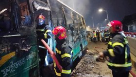 সন্ধ্যার পর রাজধানীতে দুই বাসে আগুন