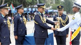 বিমান বাহিনীর নব বিমানসেনা দলের কুচকাওয়াজ অনুষ্ঠিত