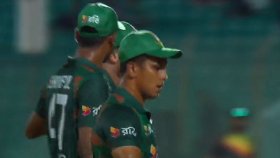 টস হেরে ব্যাটিংয়ে বাংলাদেশ