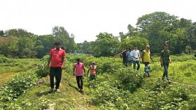 নির্মাণের উদ্দেশ্যে ভালো সড়ক কেটে ২ বছর ধরে খাল বানিয়ে রেখেছে