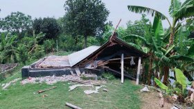 কুষ্টিয়ায় বাউলের আখড়া ভেঙে দিয়েছে দুর্বৃত্তরা
