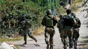 ভারতের জম্মু-কাশ্মিরে বন্দুকযুদ্ধে ২ সেনাসহ নিহত ৭
