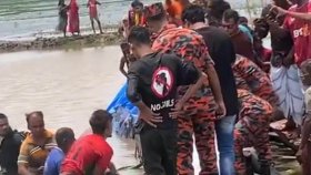 গর্ত করার সময় রাতে মাটিচাপা, দিনে মিললো ২ লাশ