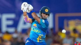 শেষ ওভারে রোমাঞ্চ ছড়িয়ে ফাইনালে শ্রীলঙ্কা