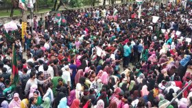 বিক্ষোভে উত্তাল টাঙ্গাইল, ছাত্রলীগের হামলায় পুলিশসহ ১৫ জন আহত