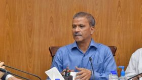 আবদুল হামিদের দেশত্যাগ ও আ.লীগ নিষিদ্ধের ইস্যুতে যা বললেন আইন উপদেষ্টা