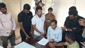 শিক্ষার্থীদের চাপে পদত্যাগ করলেন ভাইস চেয়ারম্যান