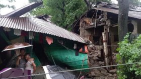 দেয়াল ধসে ঘুমন্ত শিশুর মৃত্যু, স্বজনদের কান্না