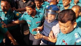 কাঠগড়ায় কাঁদলেন হাজী সেলিম