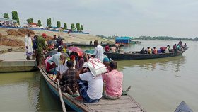 শিক্ষার্থীদের নৌকা ভাড়া ফ্রি