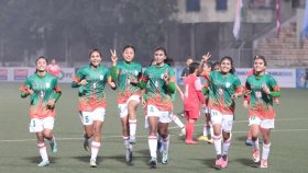 নারী ফুটবলে প্রবাসী নয়, স্থানীয়দের ওপরই ভরসা
