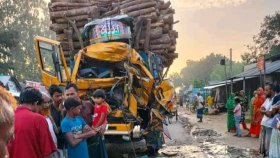 থেমে থাকা ট্রাকে অপর ট্রাকের ধাক্কায় একজন নিহত