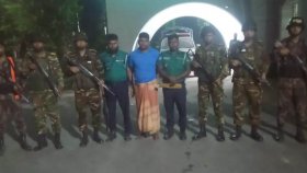 পোশাকশ্রমিকদের বিক্ষোভে ইন্ধন দেওয়ার অভিযোগে শ্রমিক লীগ নেতা গ্রেফতার